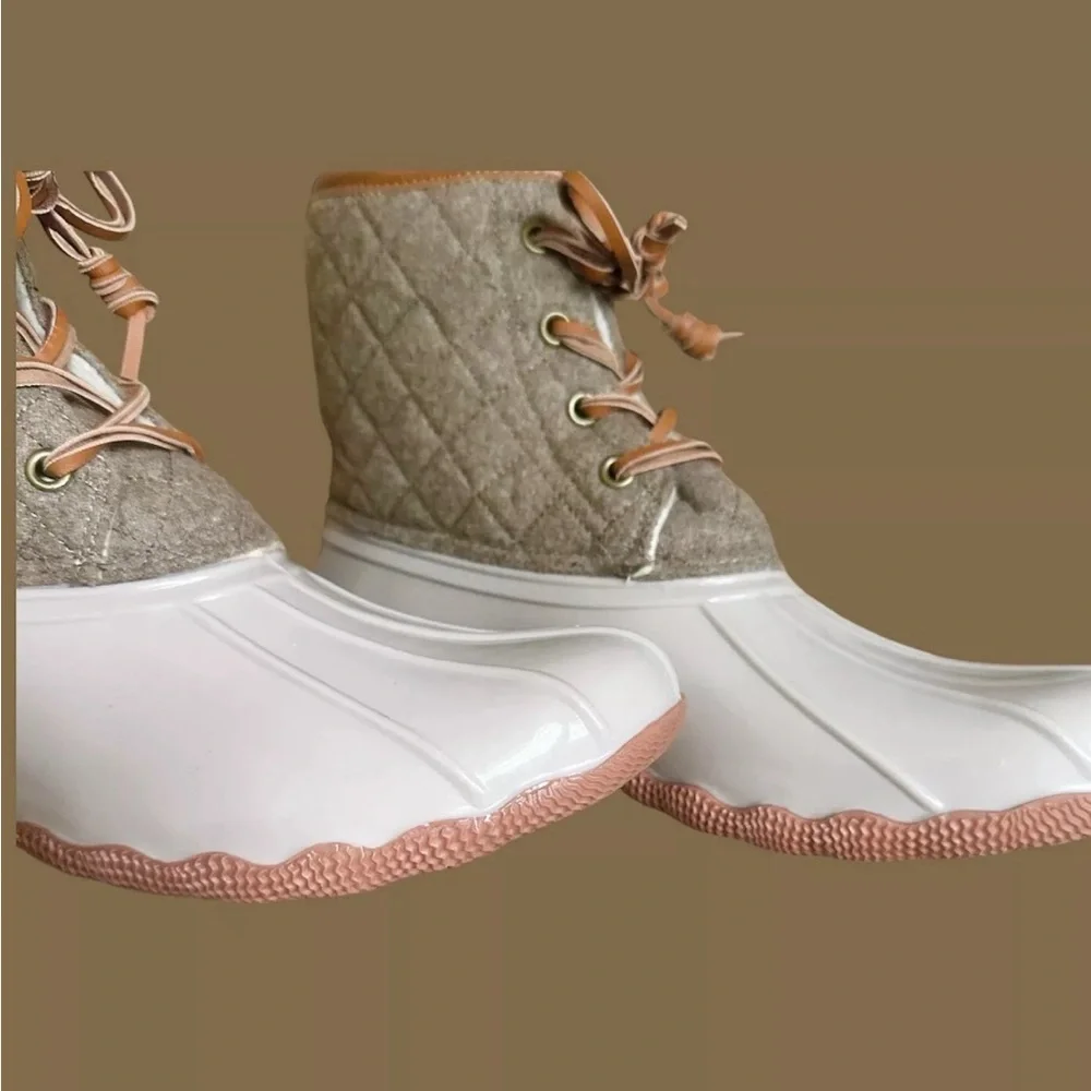 Duck Boots Seven 7 Quilted Goose Wool Duck Boots Beige Women’s 9